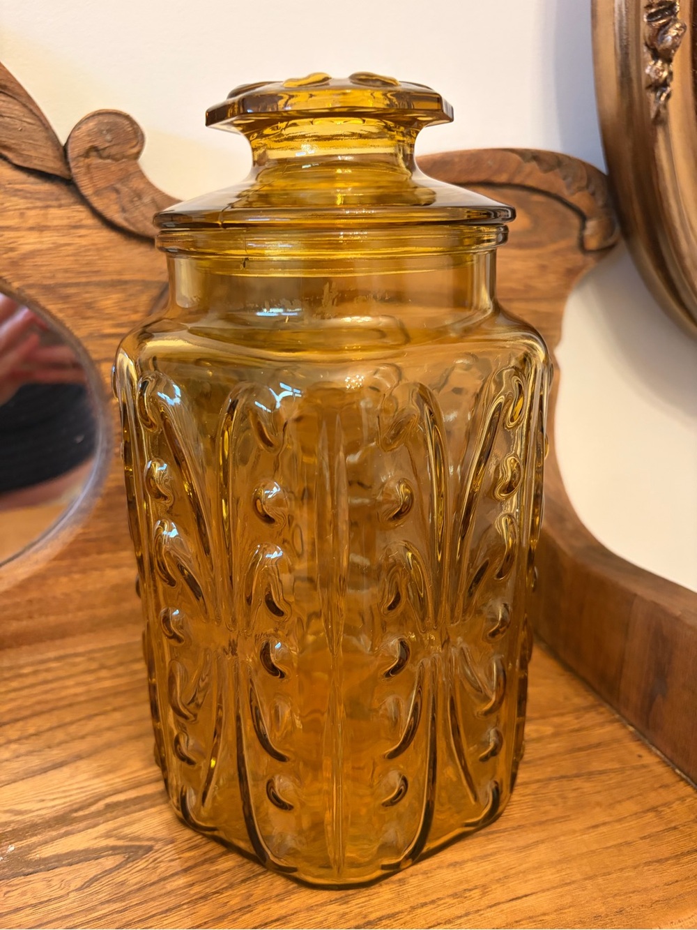 Vintage L.E. Smith / Imperial Glass Amber Atterbury Scroll Canister